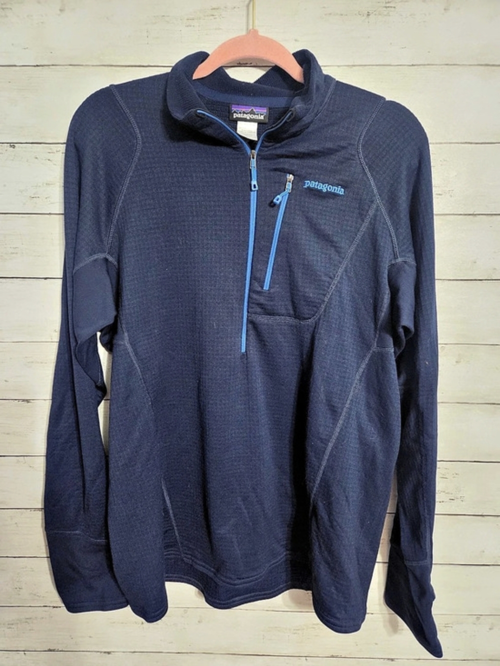 Patagonia M's R1 Pullover Men's Blue Size Large Logo Chest Pocket Thumb Hole